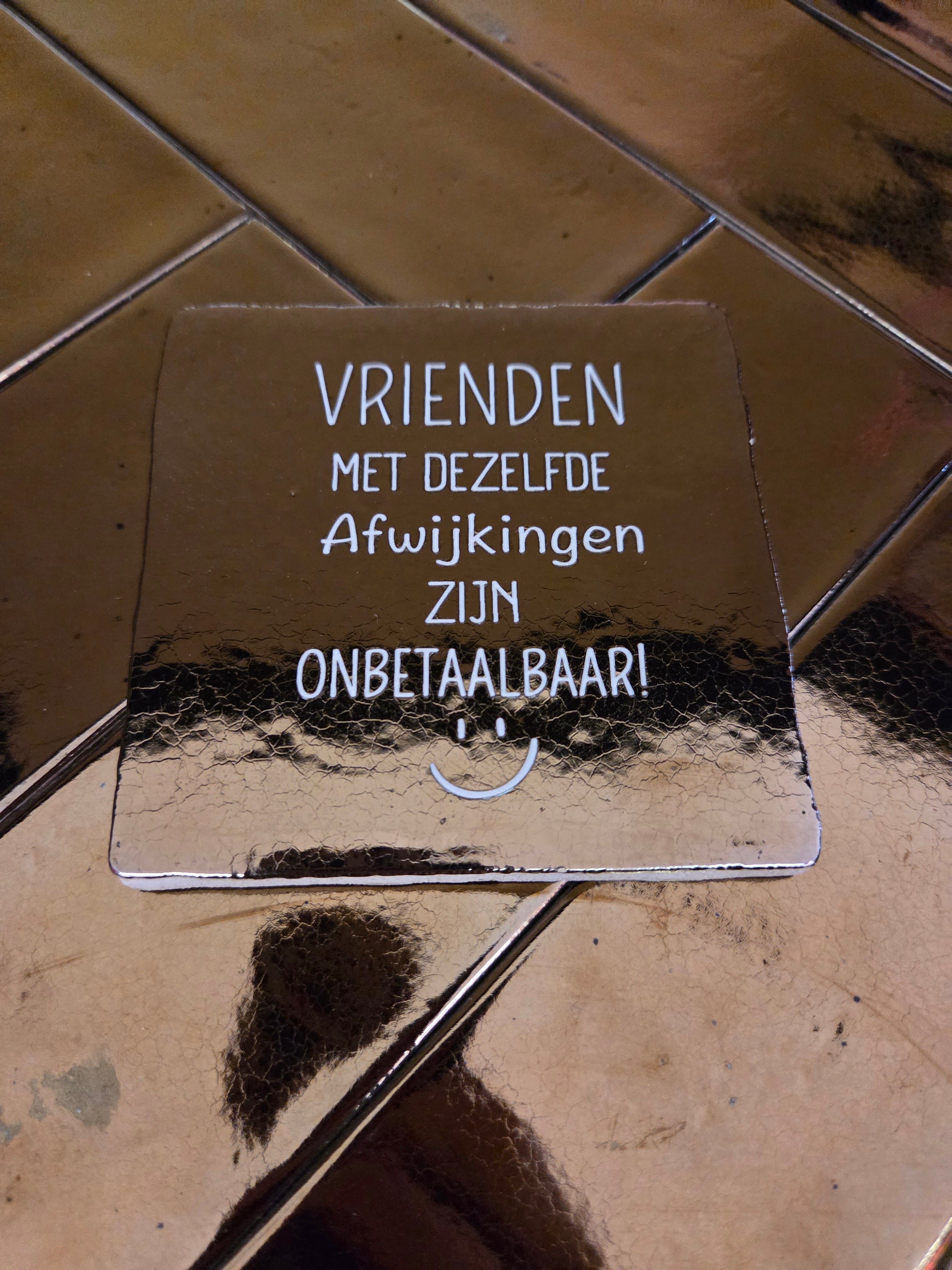 Tegel Vrienden Met Dezelfde Afwijkingen - goud/creme
