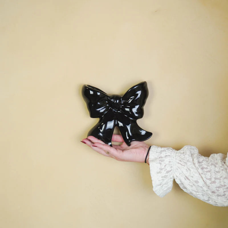 Vaas- Muurvaas Strik- Keramiek-Zwart- 19x18,5x5,5 cm