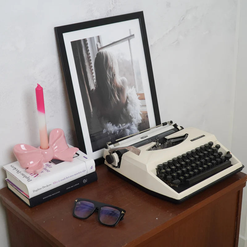 Kandelaar- Kaarshouder Strik- Keramiek- Roze- 18x9x7 cm