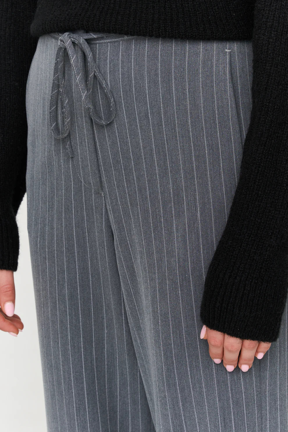 24C Krijtstreep Broek - grijs