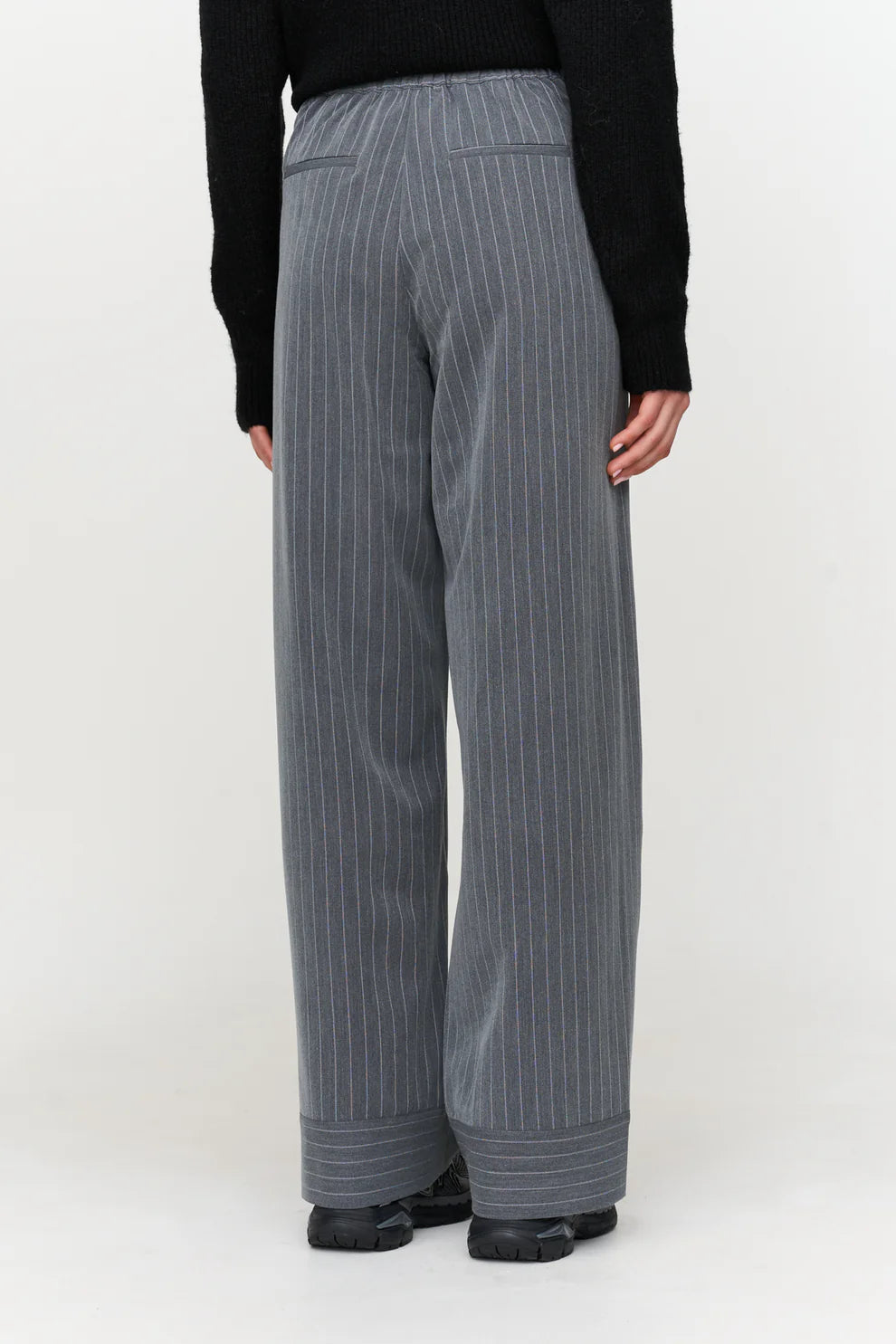 24C Krijtstreep Broek - grijs