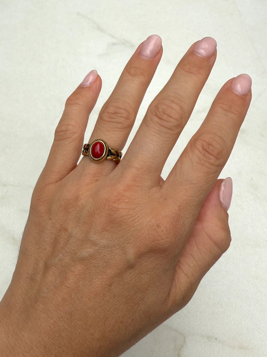 Ring Vintage Red