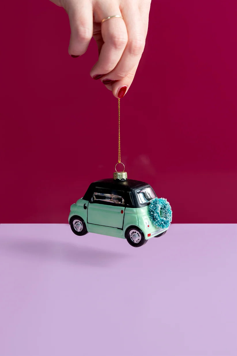 Kerstornament Stadsauto Met Kerstkrans