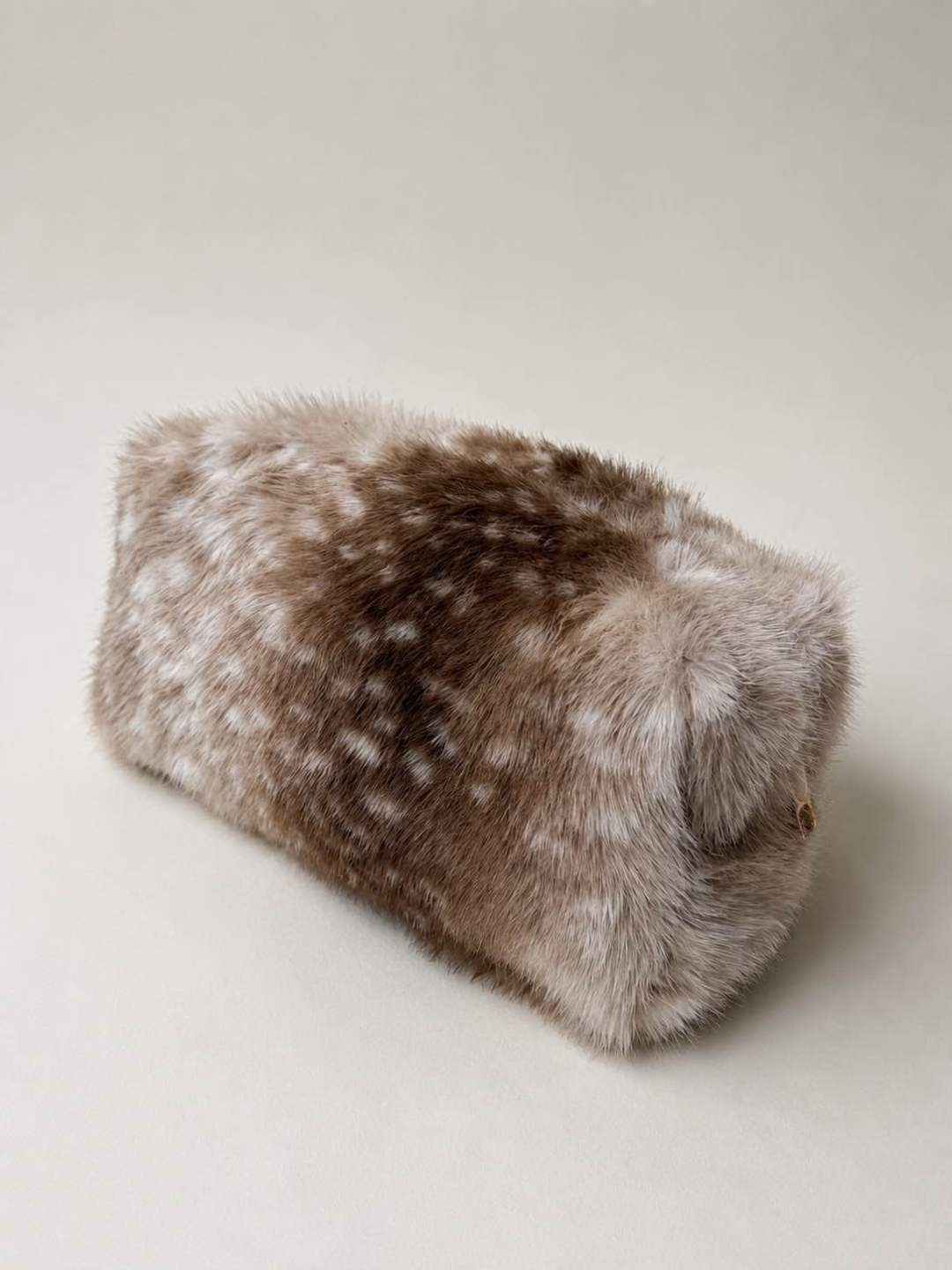 Fluffy Beauty Bag - bambi