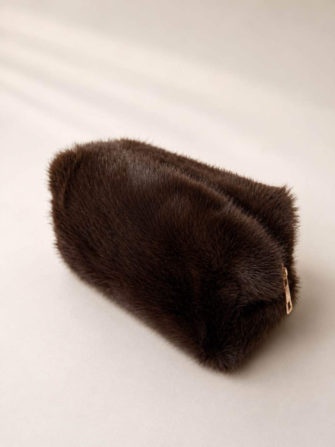 Fluffy Beauty Bag - donkerbruin