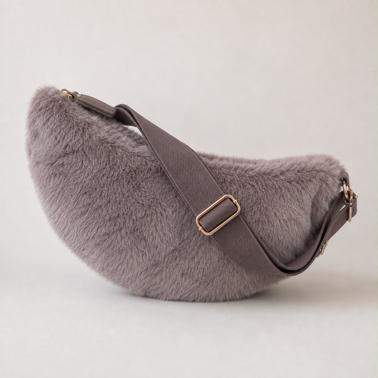 Fluffy Moon Bag - taupe