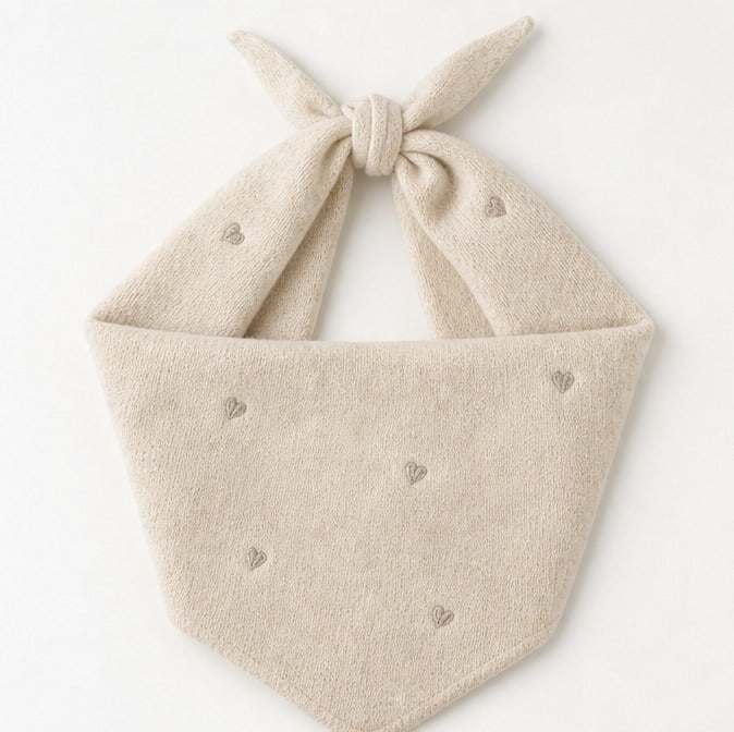 Driehoek Sjaaltje Hartjes - beige