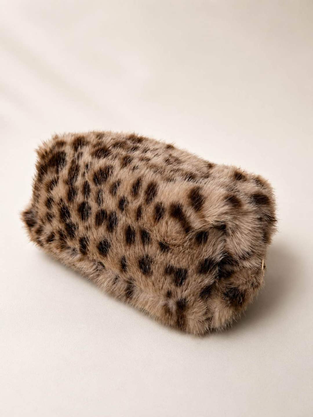 Fluffy Beauty Bag - cheetah