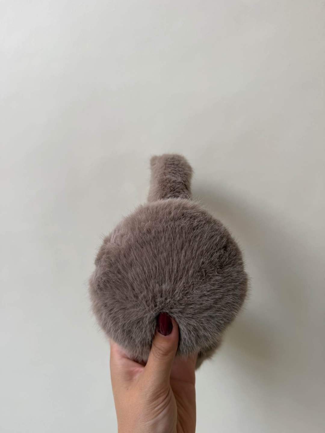 Fluffy Earmuffs - taupe