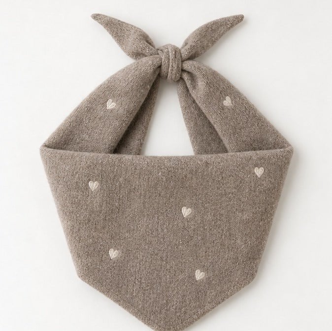 Driehoek Sjaaltje Hartjes - taupe