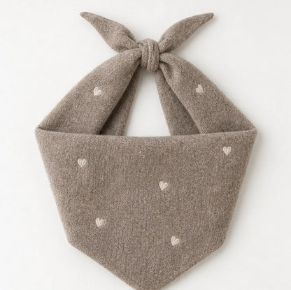 Driehoek Sjaaltje Hartjes - taupe