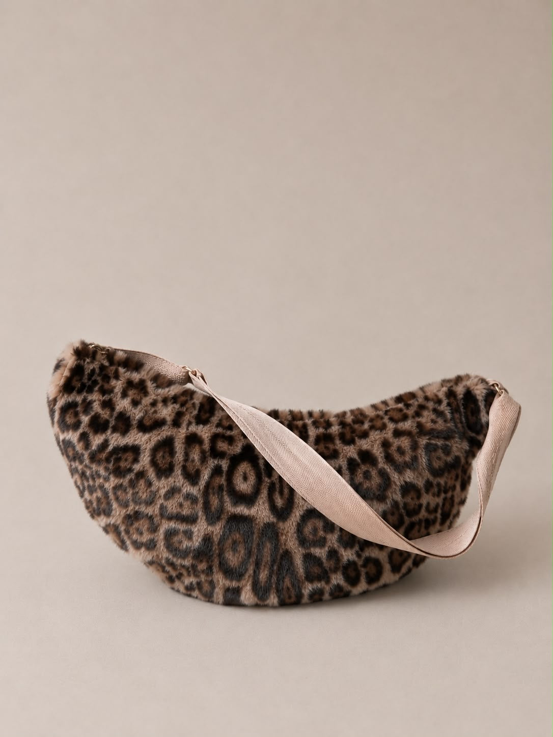 Fluffy Moon Bag - leopard