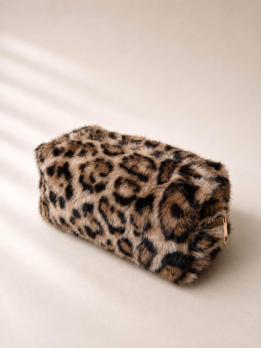Fluffy Beauty Bag - leopard